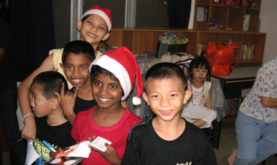 shook-lin-and-bok-corporate-responsibility-xmas-party-for-children-home-14-december-2011-01