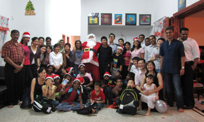 shook-lin-and-bok-corporate-responsibility-xmas-party-for-children-home-14-december-2011-03